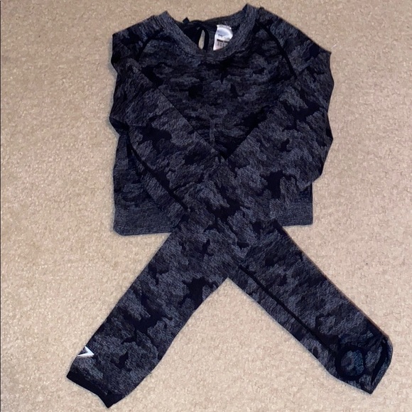 SOLD Adapt Camo Seamless Gymshark Longsleeve - Picture 4 of 4